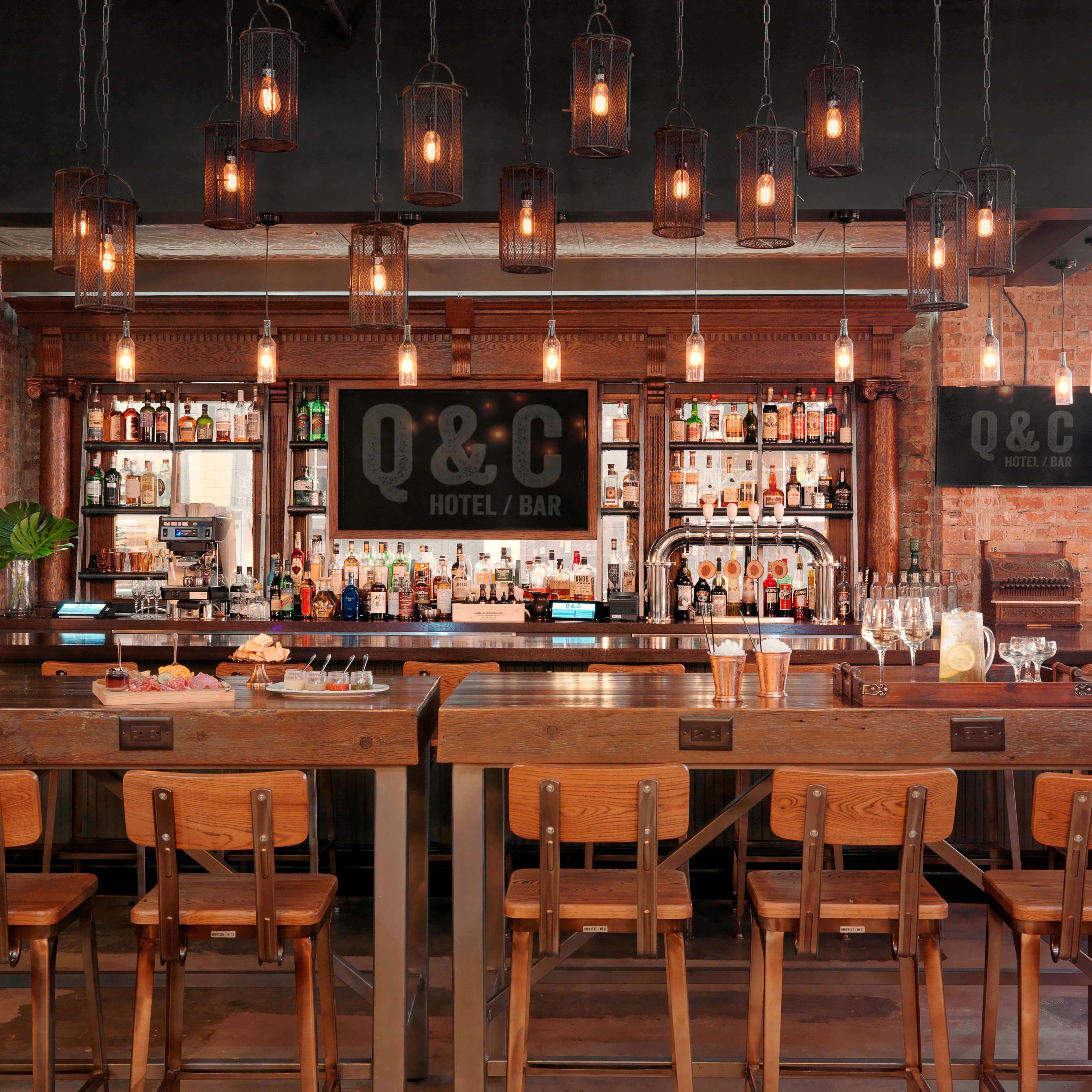 Q\u0026C Bar | New Orleans Restaurant | Marriott Bonvoy, image size:4000x4000