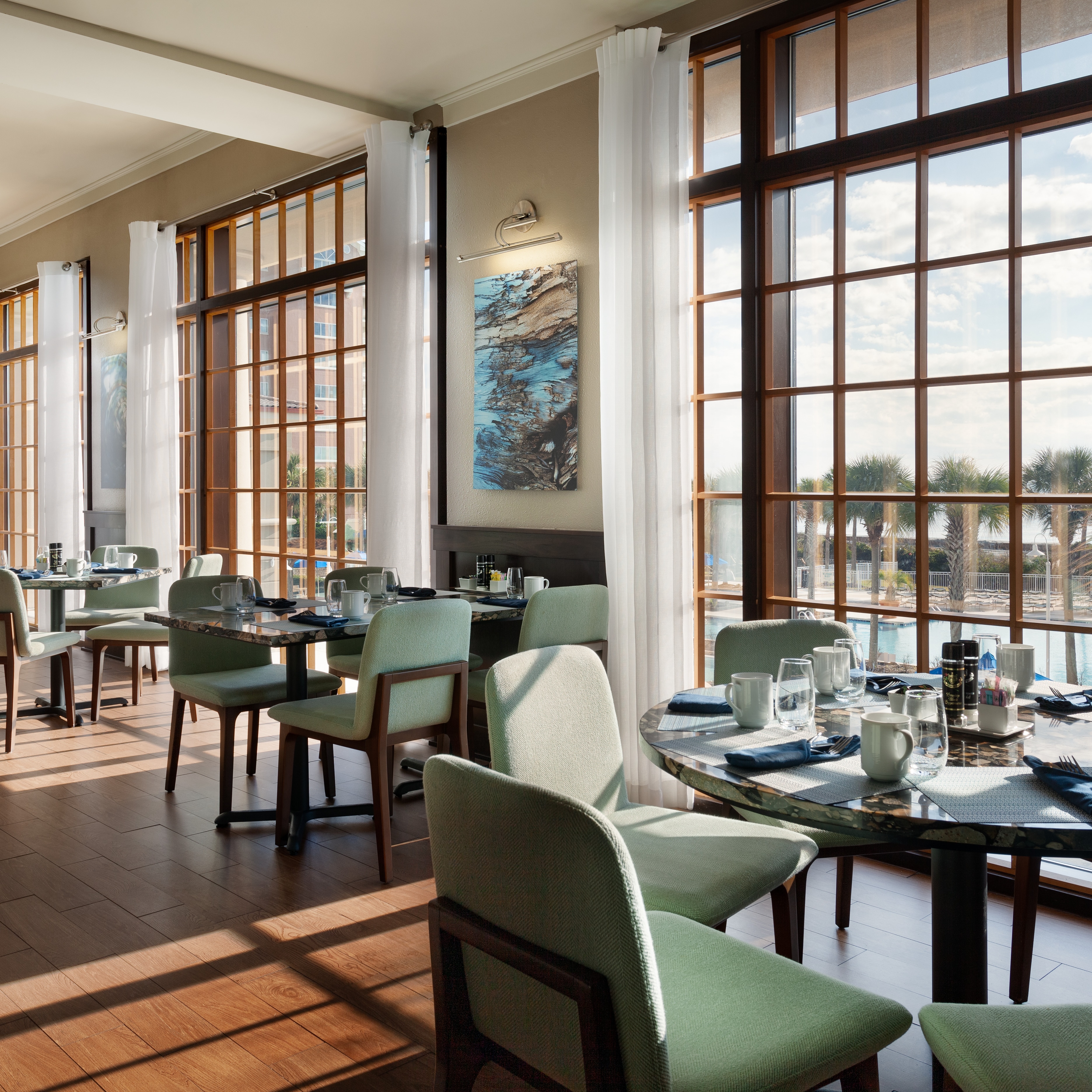 Ocean's on 82nd | Restaurant | Marriott Bonvoy