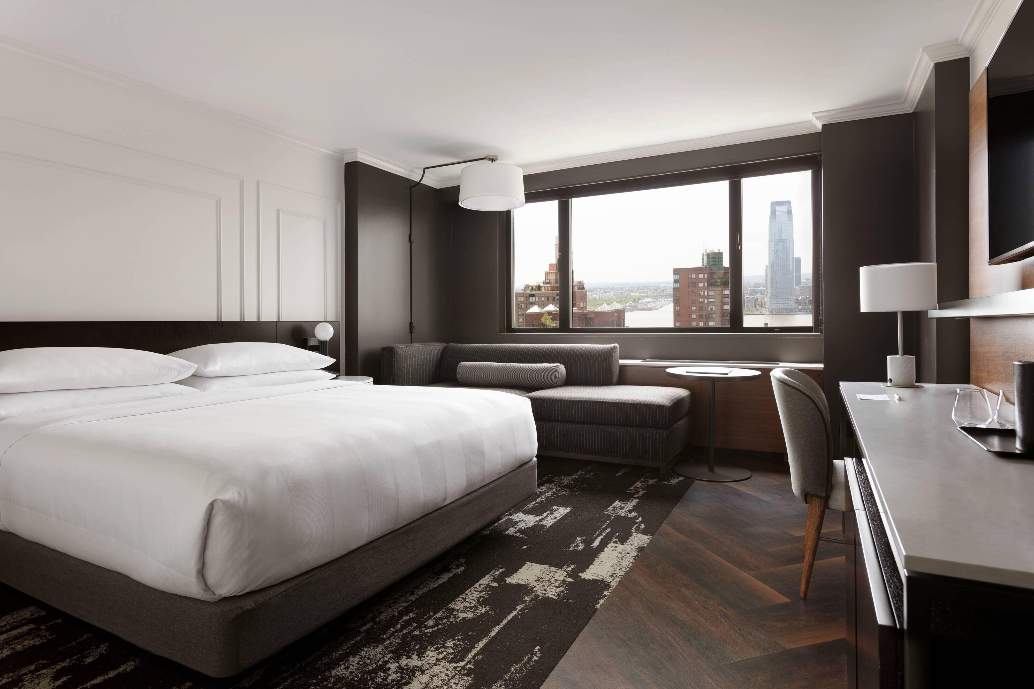 Guest room with exterior view