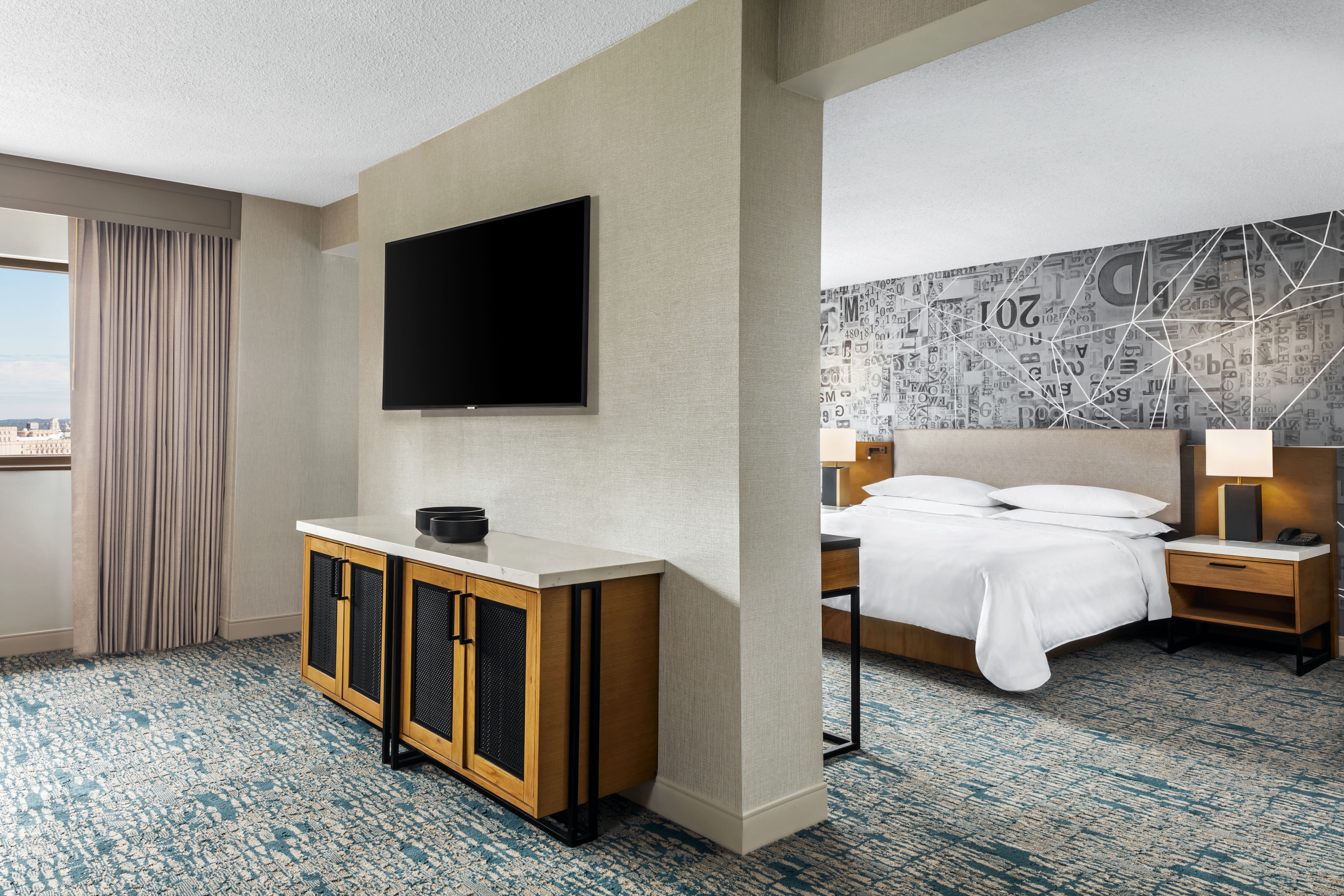 Guest suite with separate living area