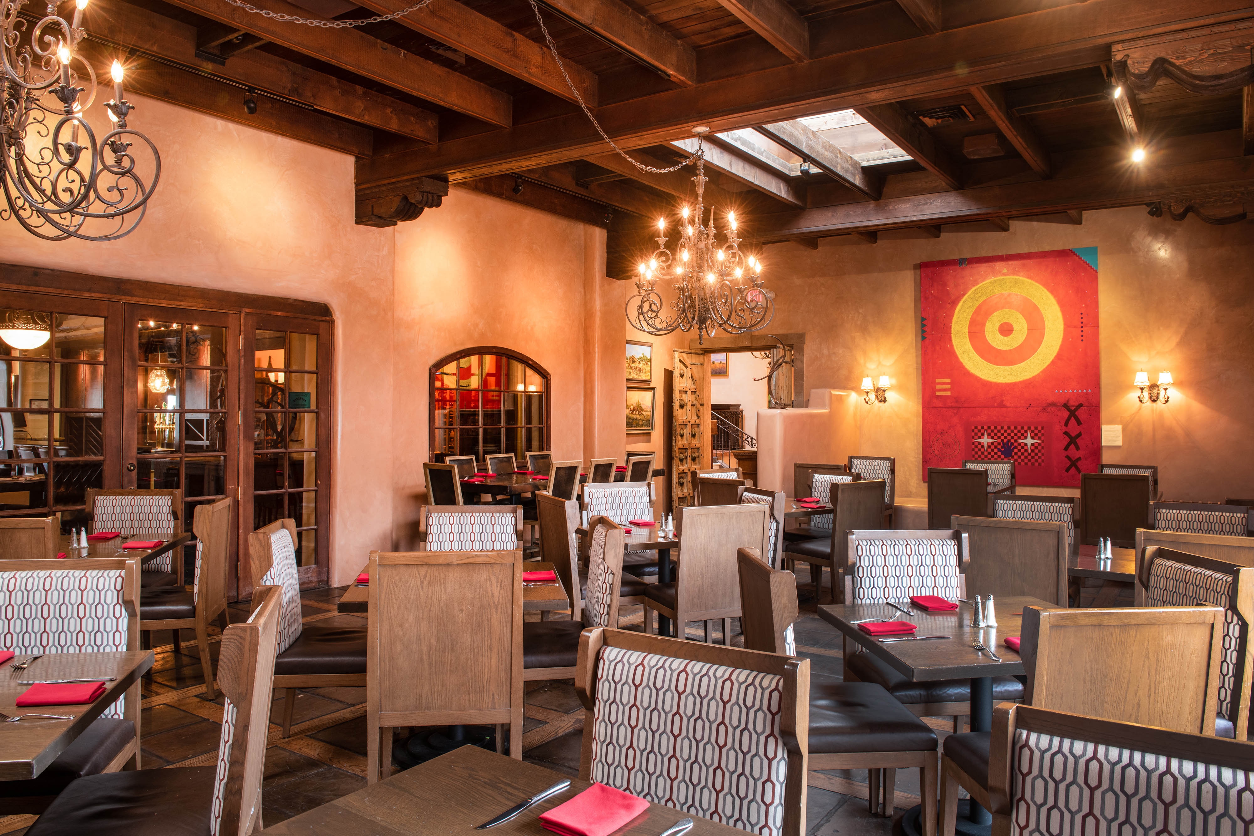 Restaurant & Bar