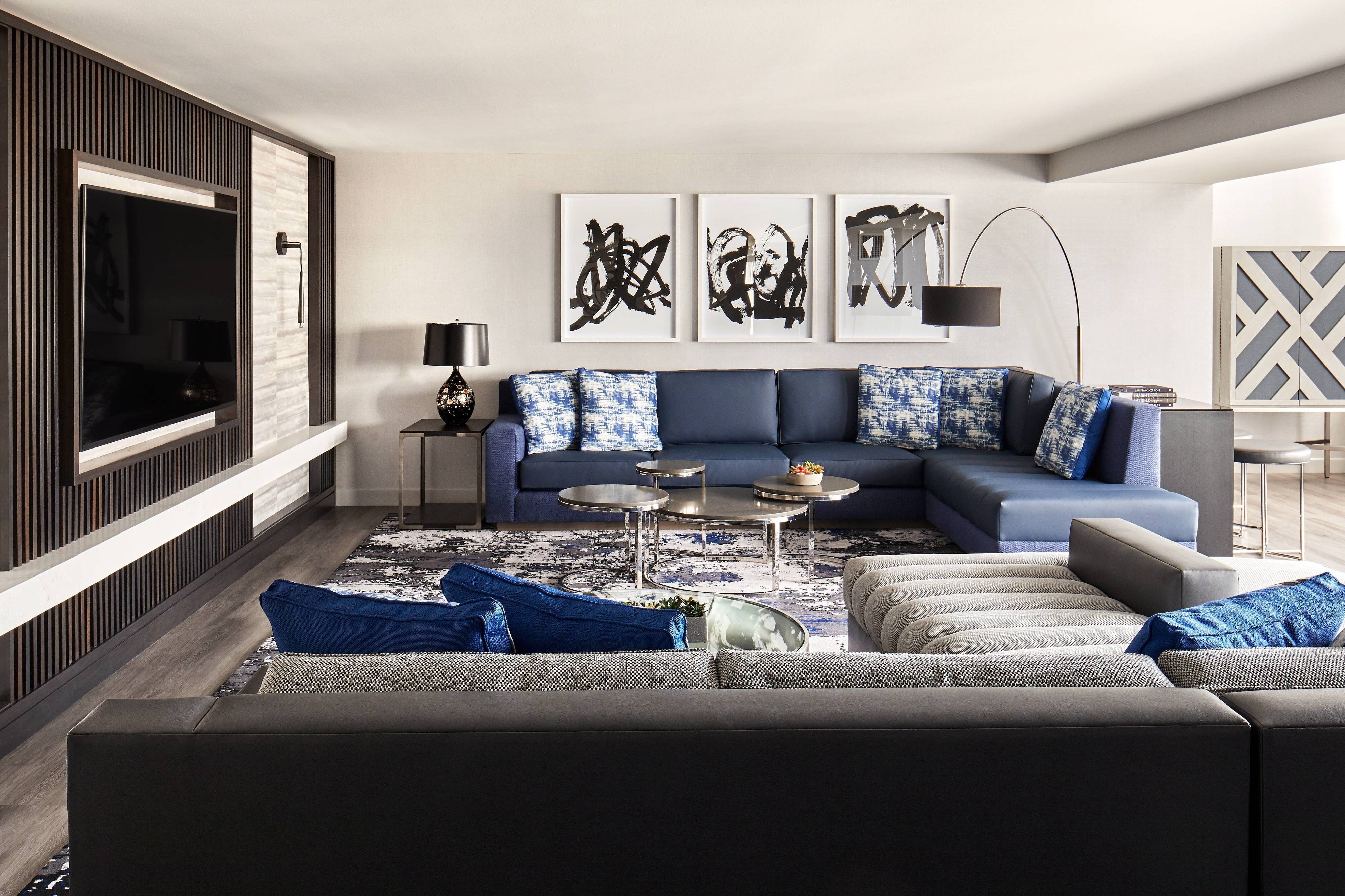 Guest suite living area