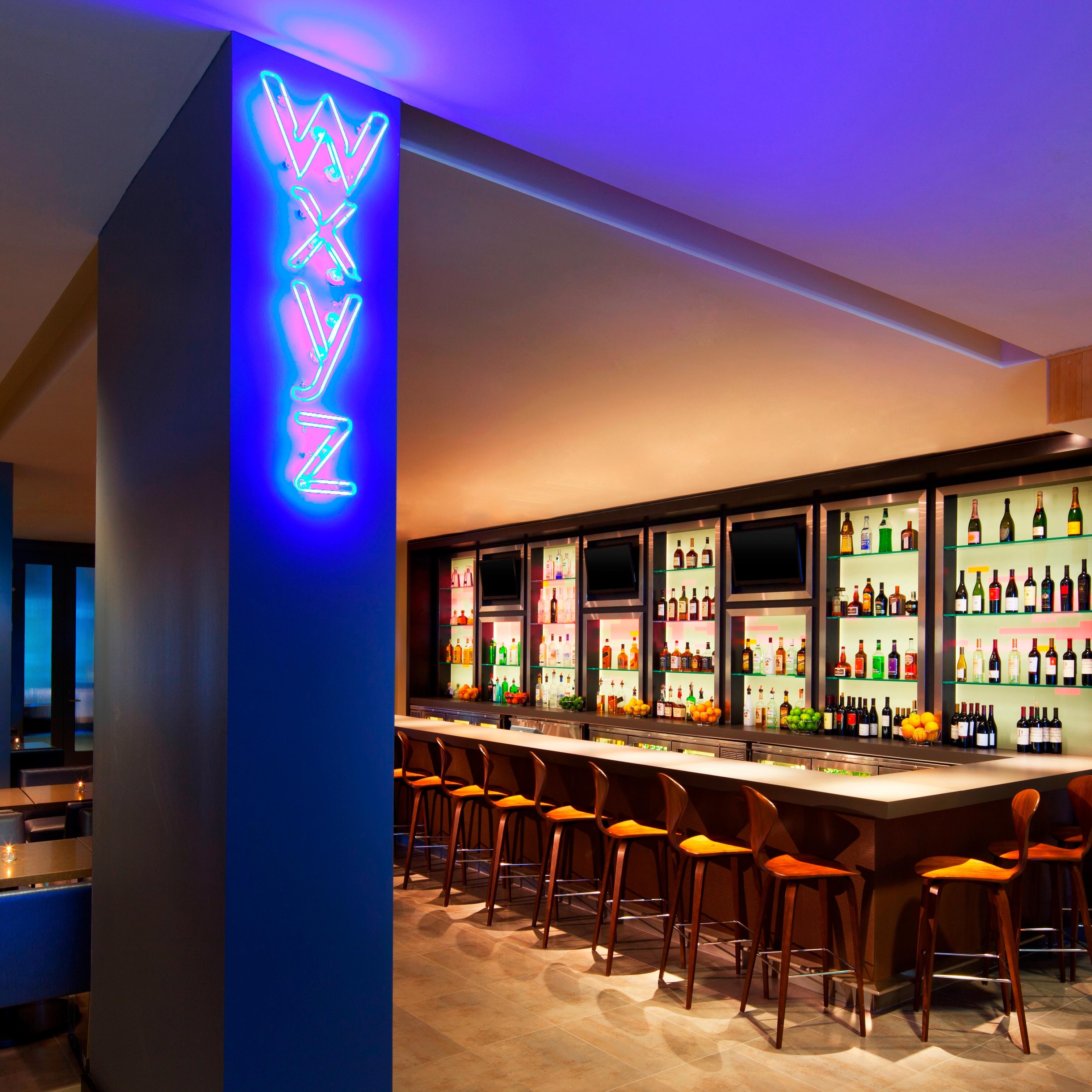 W XYZ Lounge | Newark Restaurant | Marriott Bonvoy