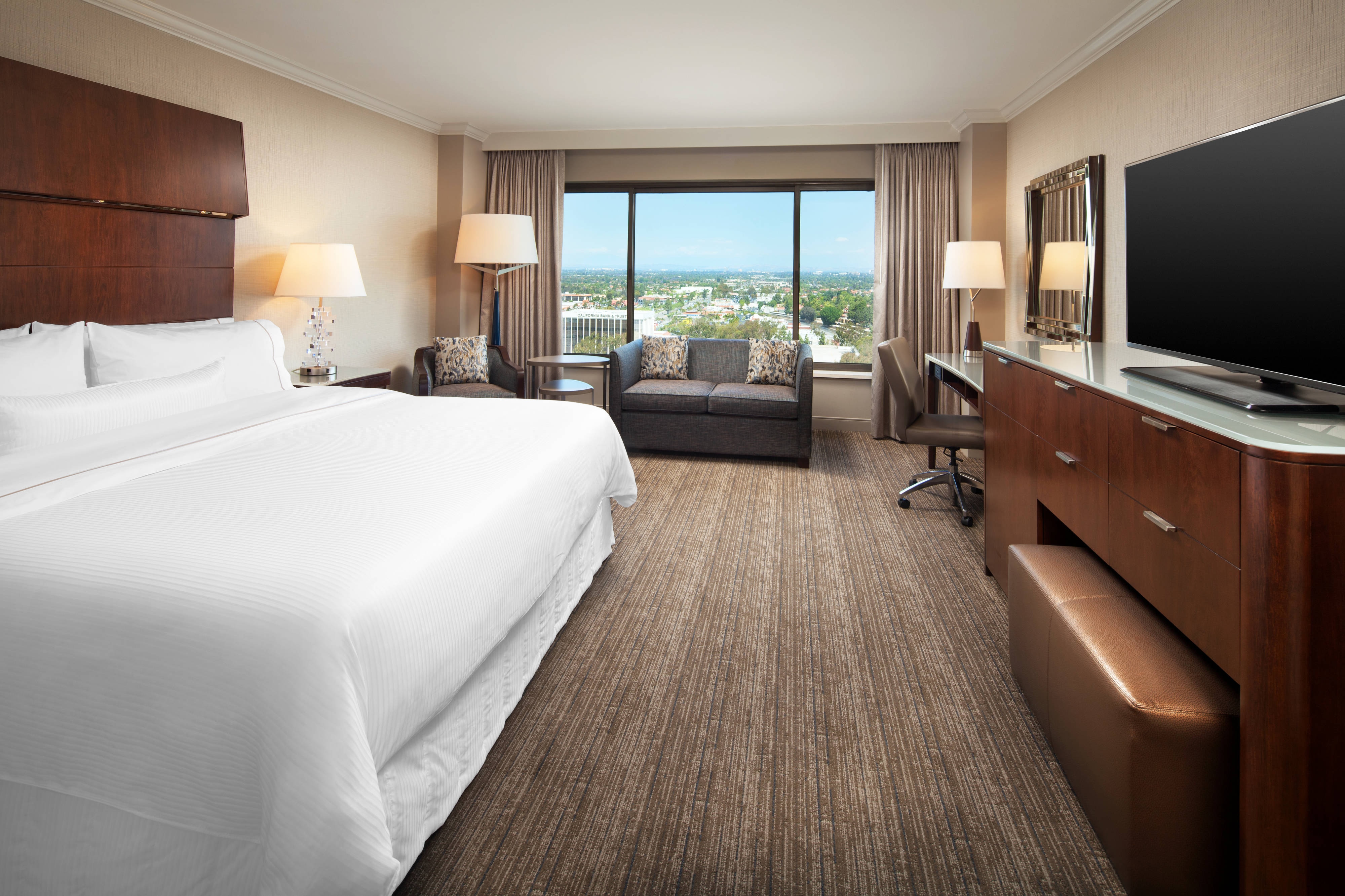 Guest room with exterior view