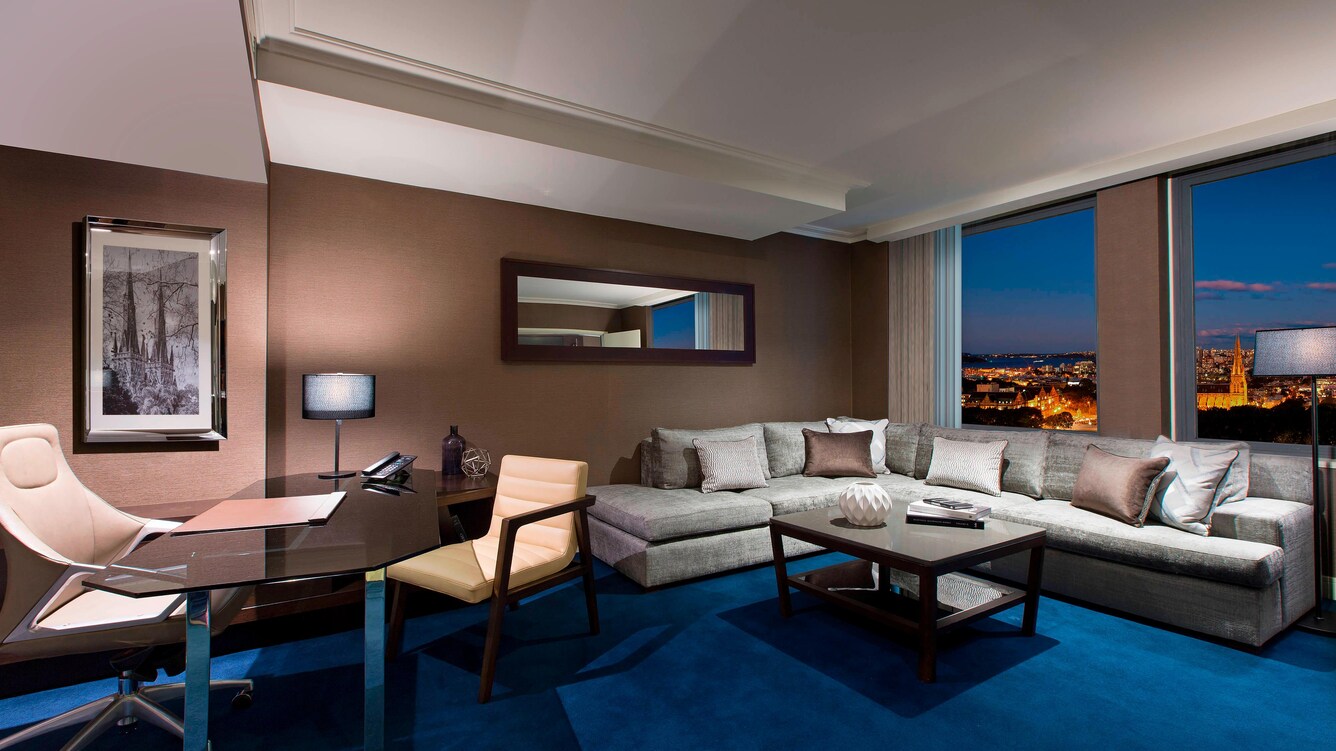 Grand Executive Suite Lounge