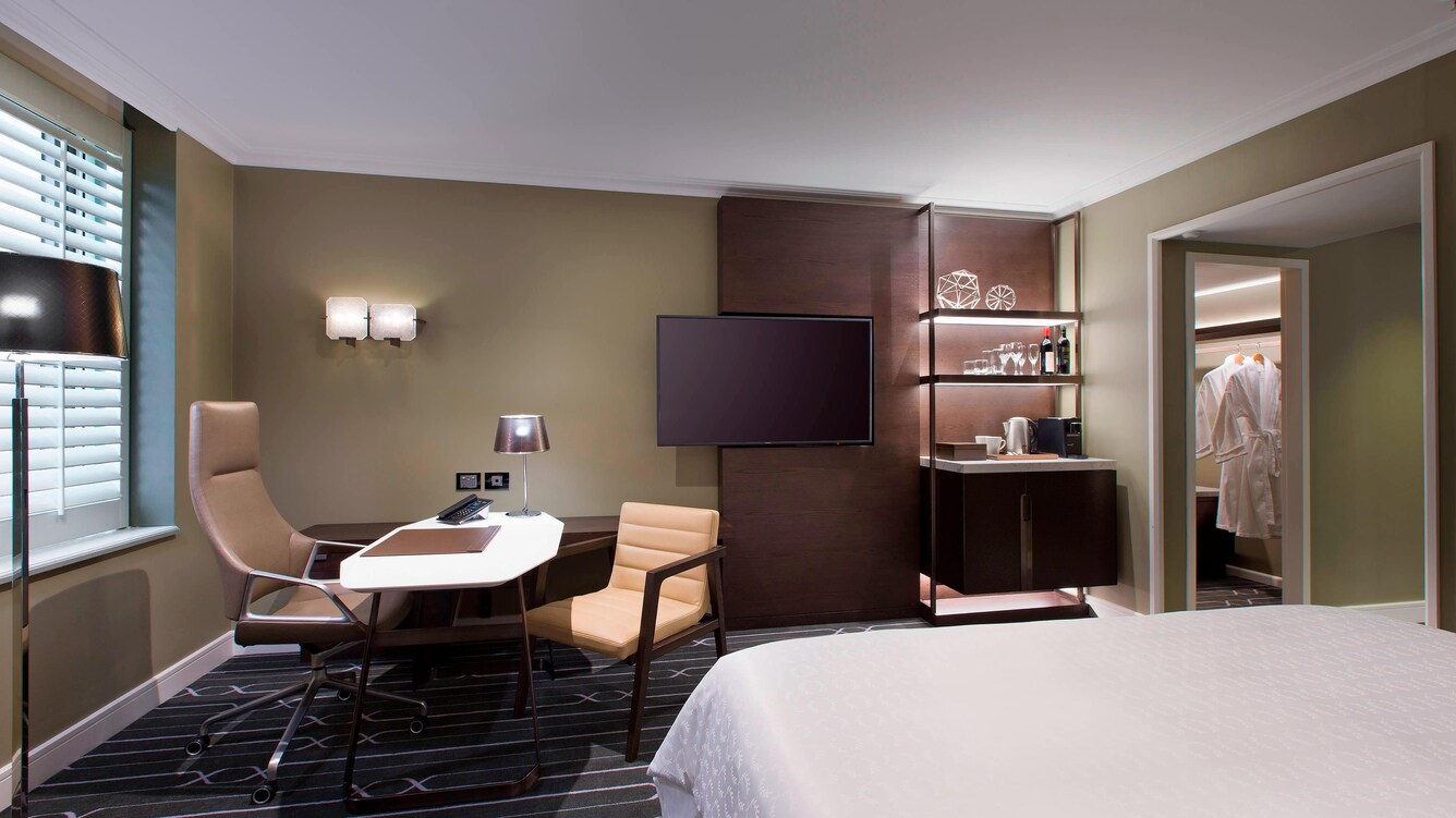 City Side Guest Room with Walk-In Robe