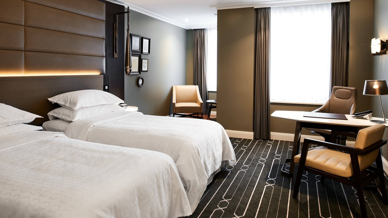 Twin/Twin Guest Room