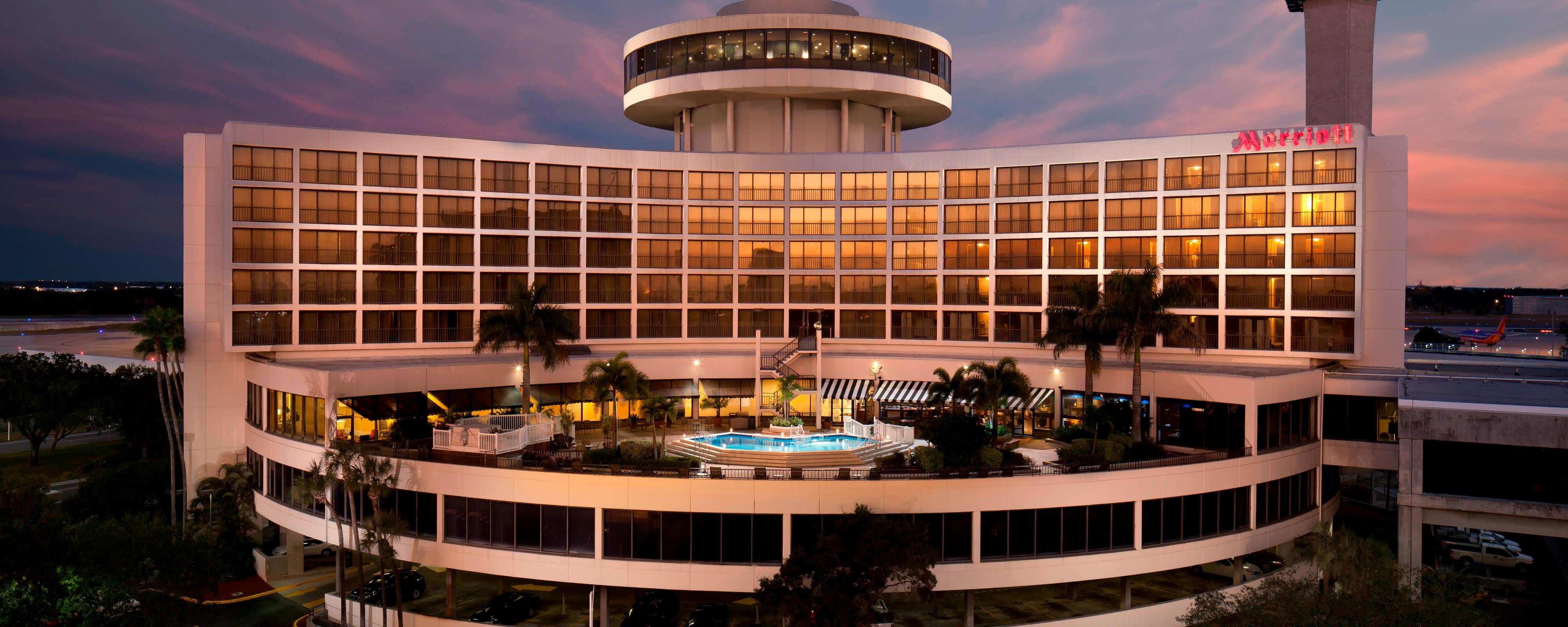 Airport Shopping Extravaganza Unleashing The Retail Secrets Of Tampa Airport - 83dwtqw
