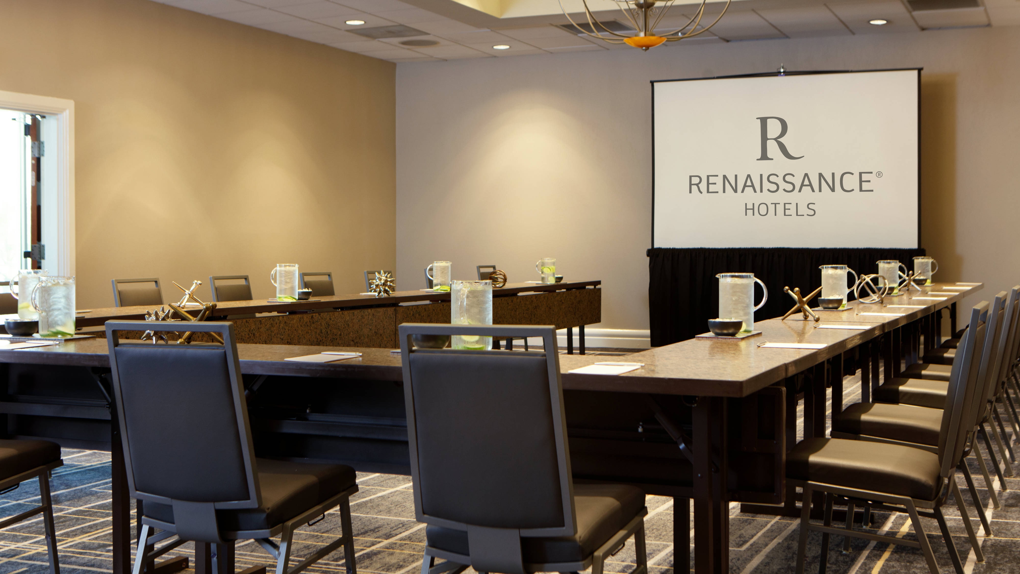 Meeting room U shape table