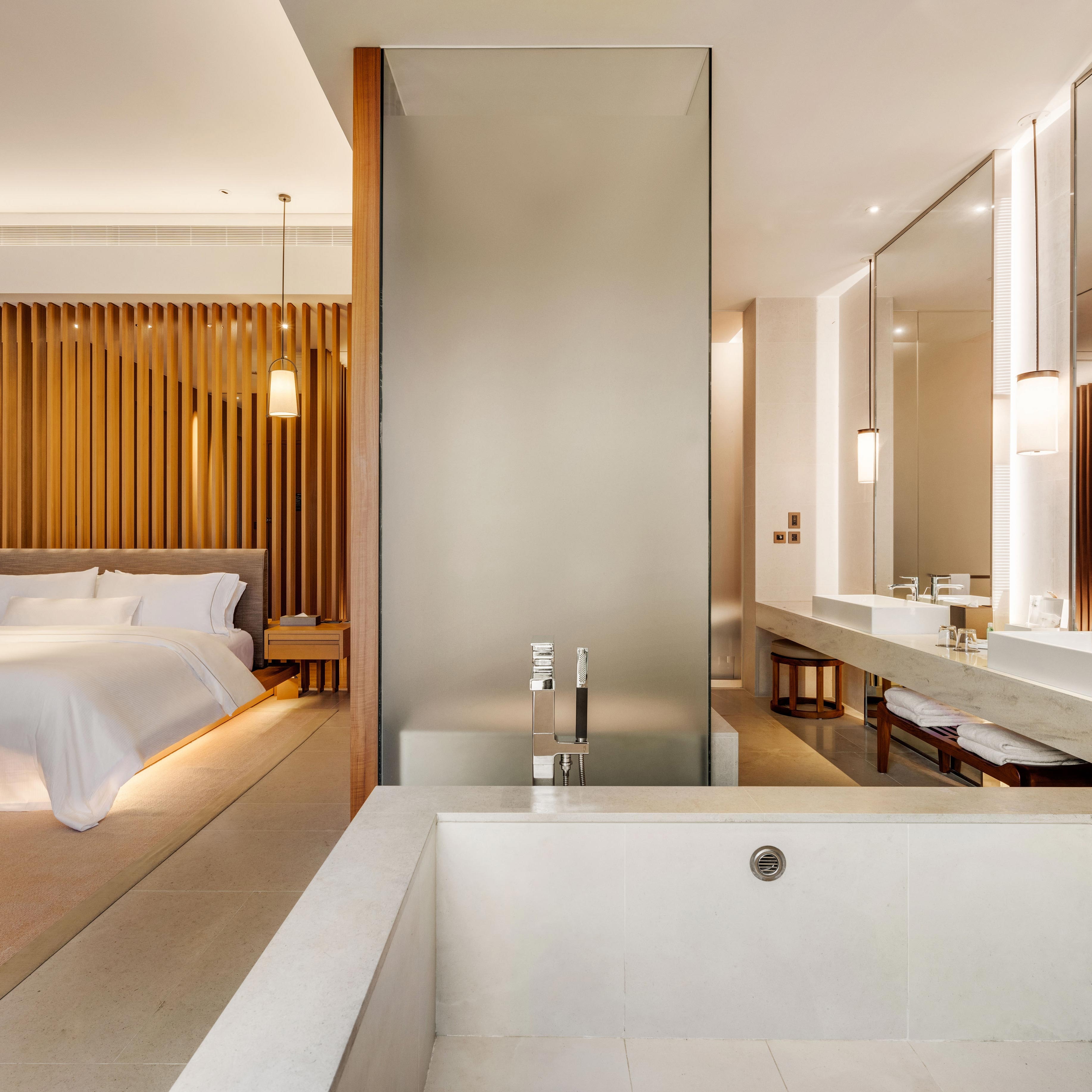 SPA Suite - Tub