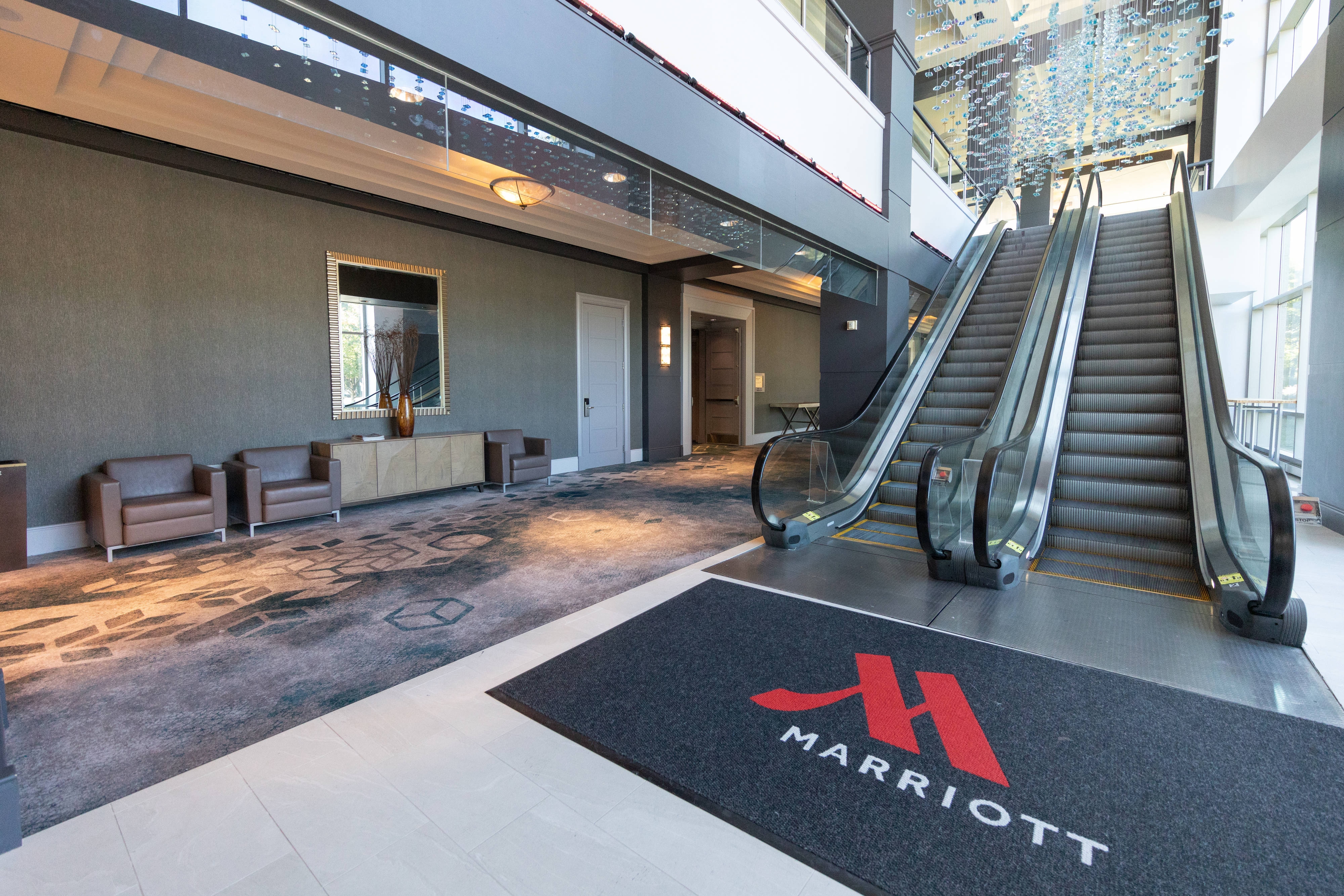 Foyer escalators