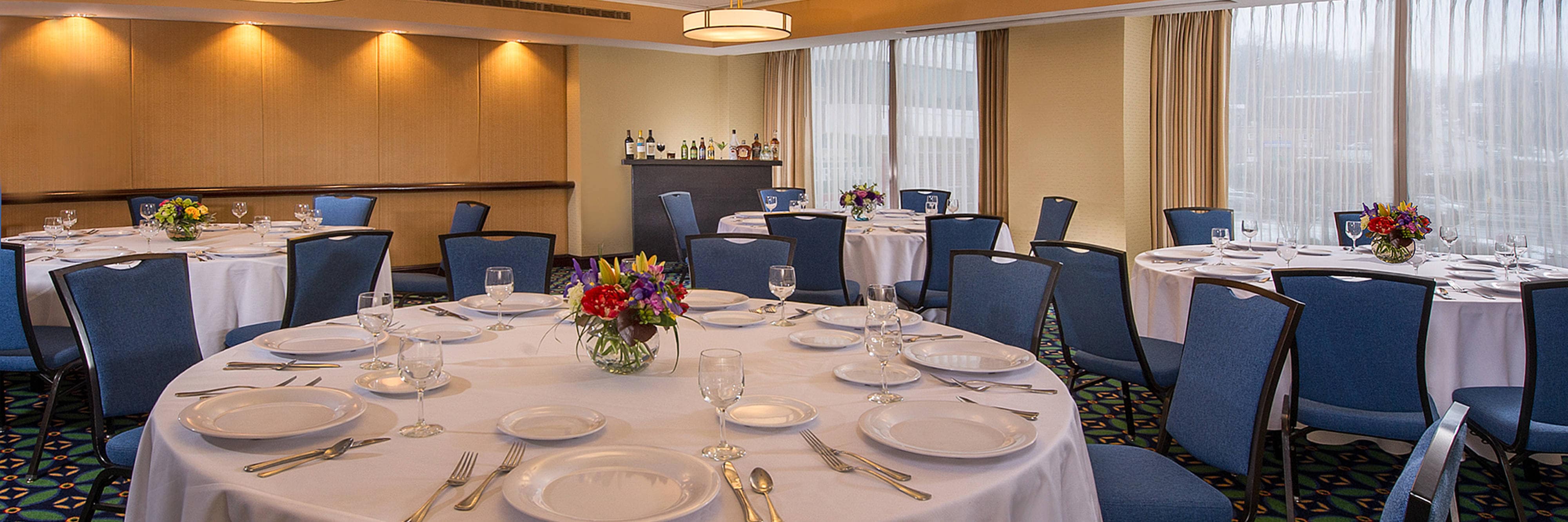 Banquet table