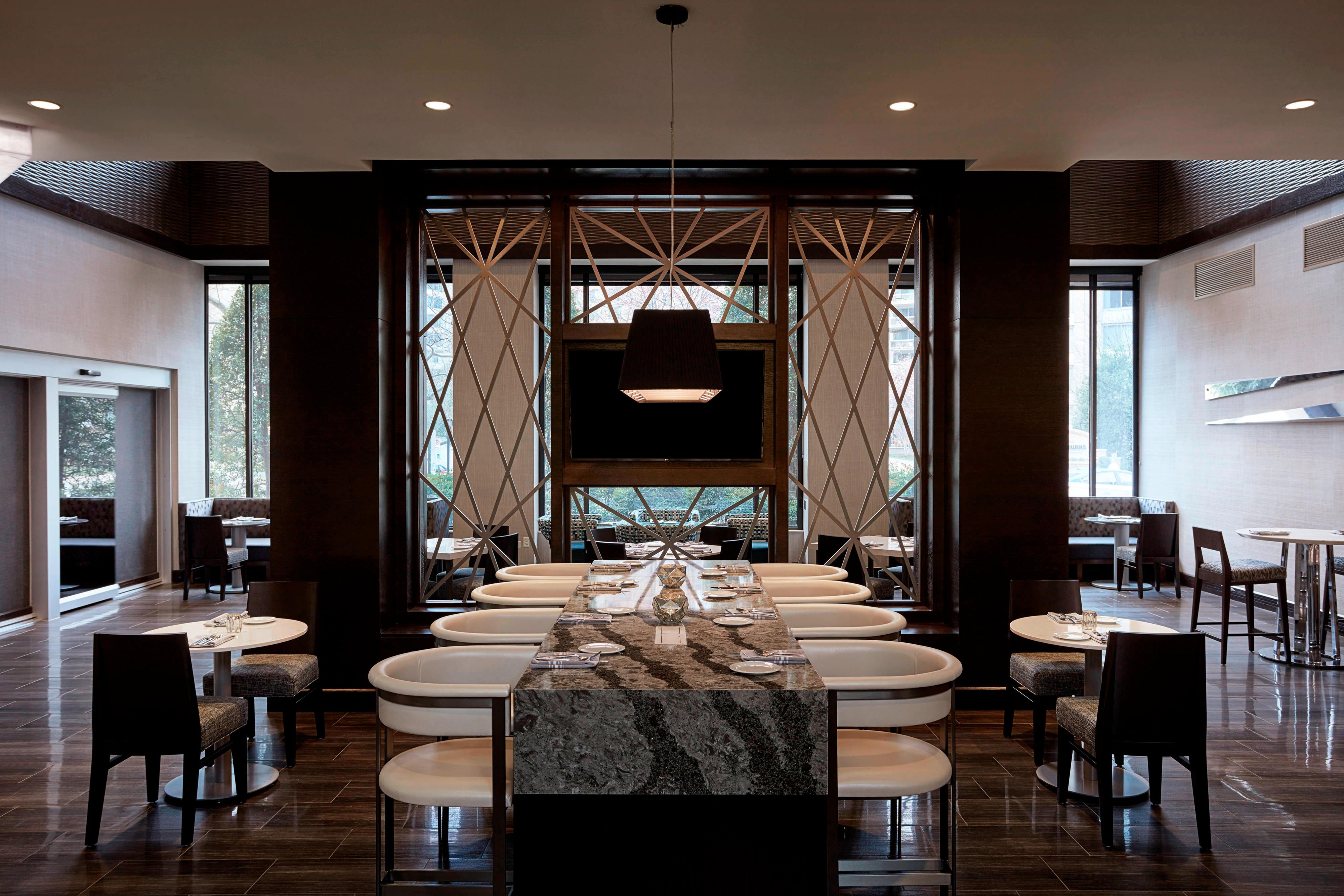 Dining seating
