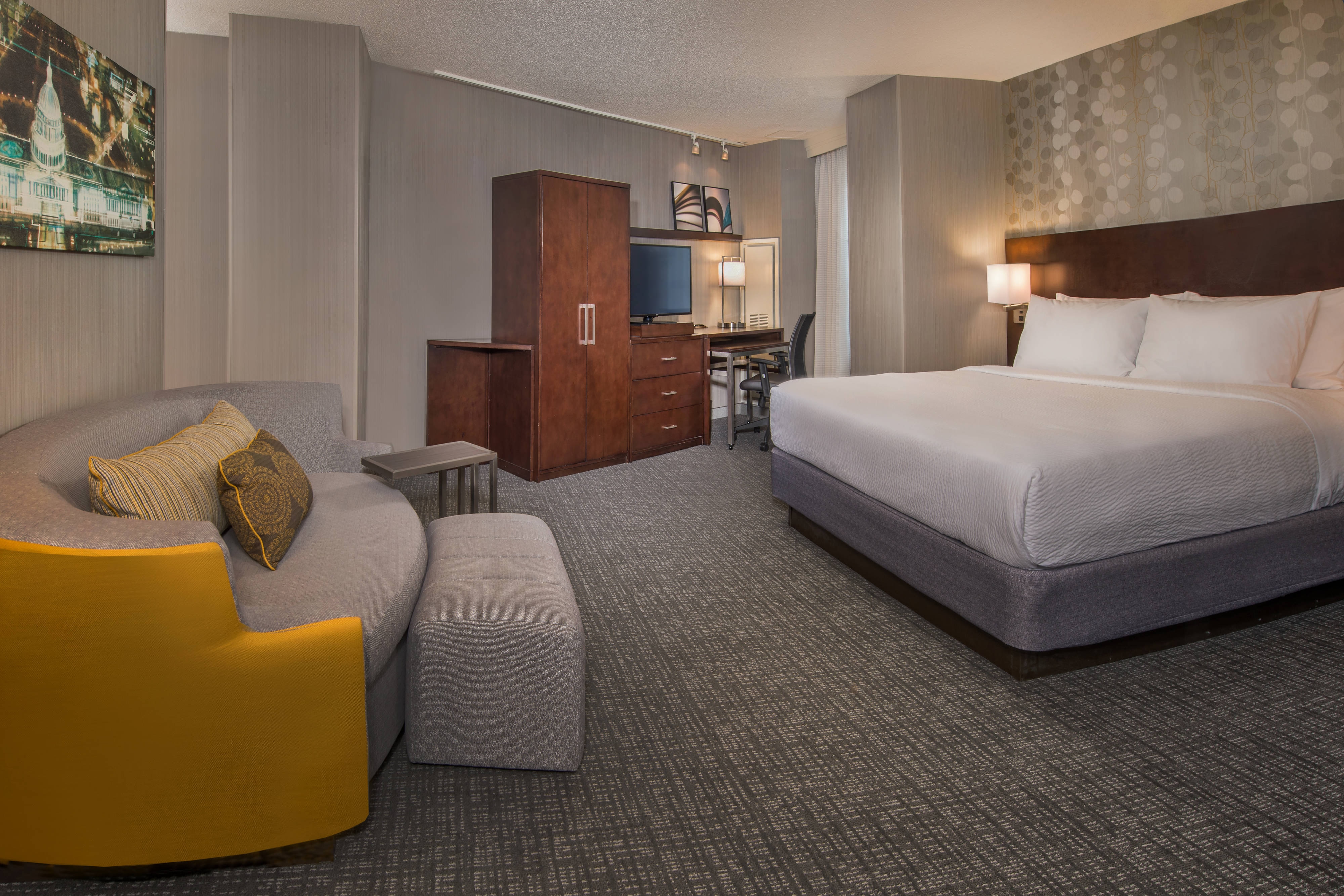 Guest room.