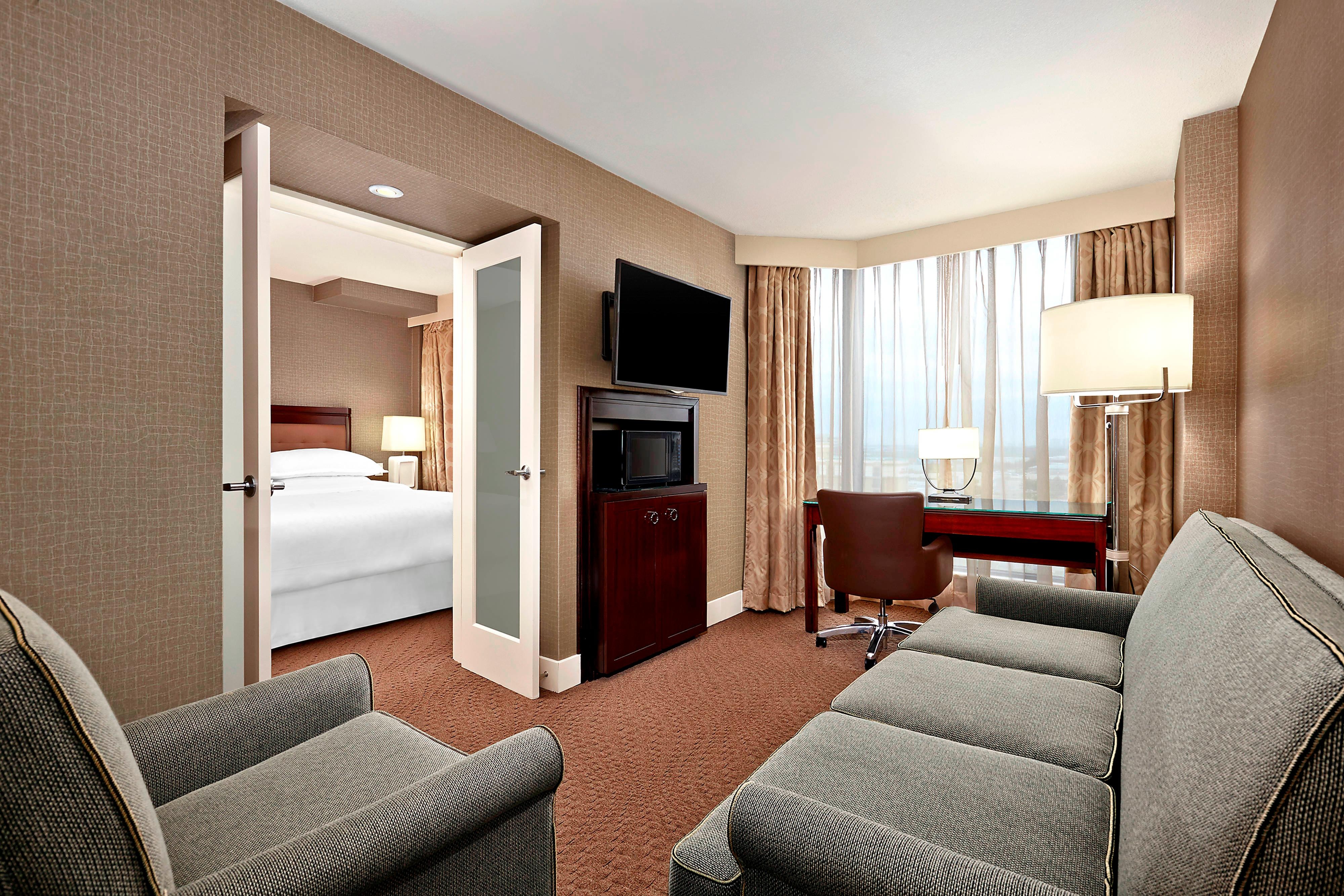 Premium Kiing One Bedroom Suites with Sofa Bed