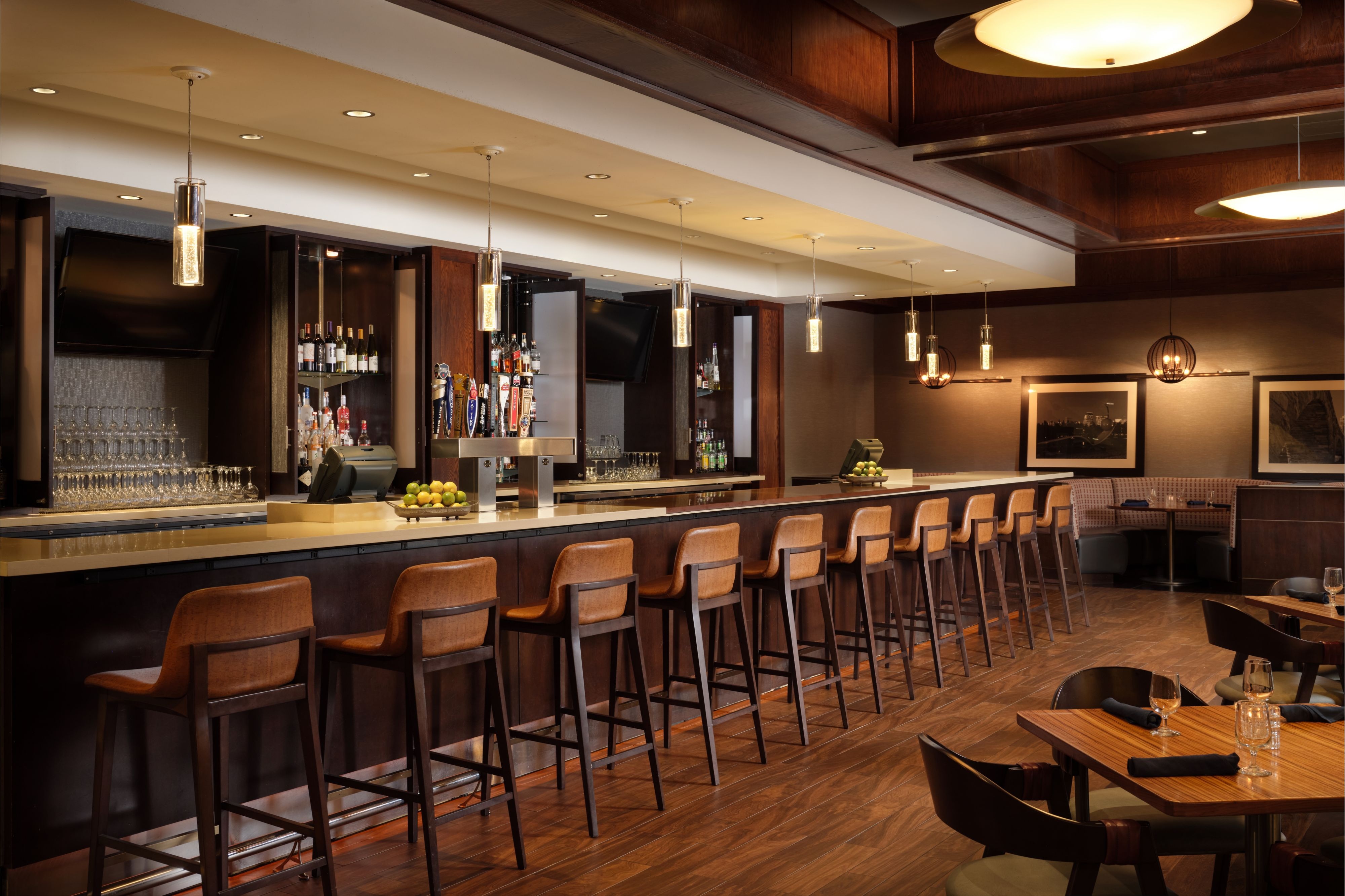 Hotel Bar and Restaurant