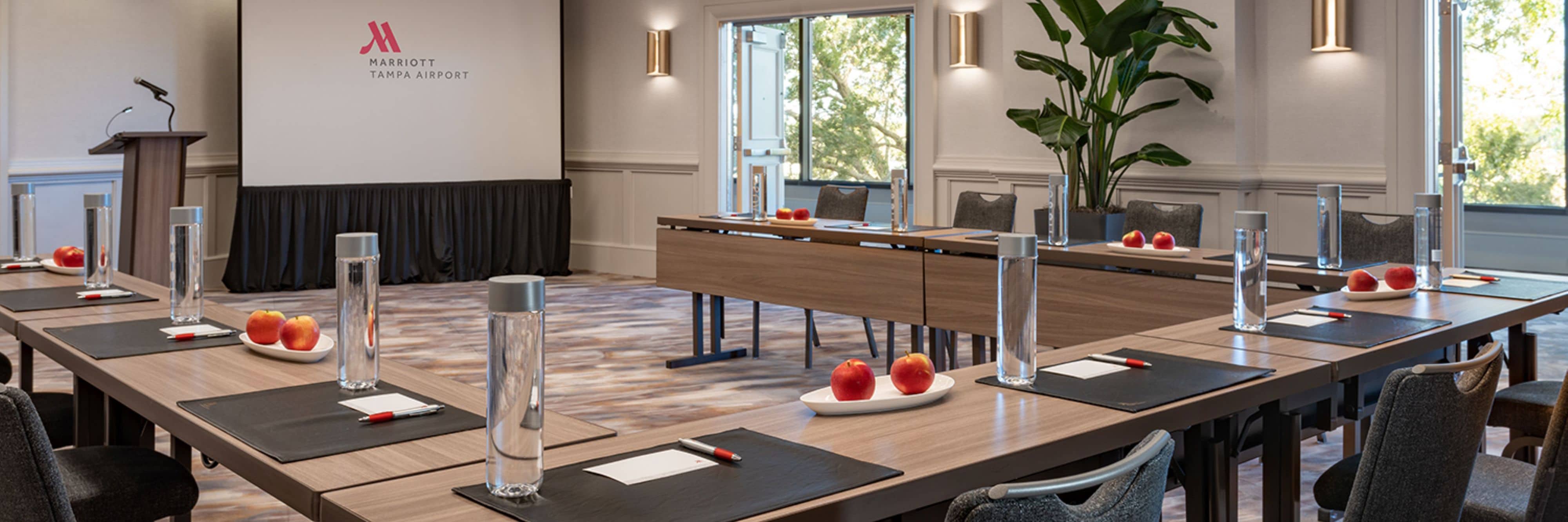 Meeting room U shape table