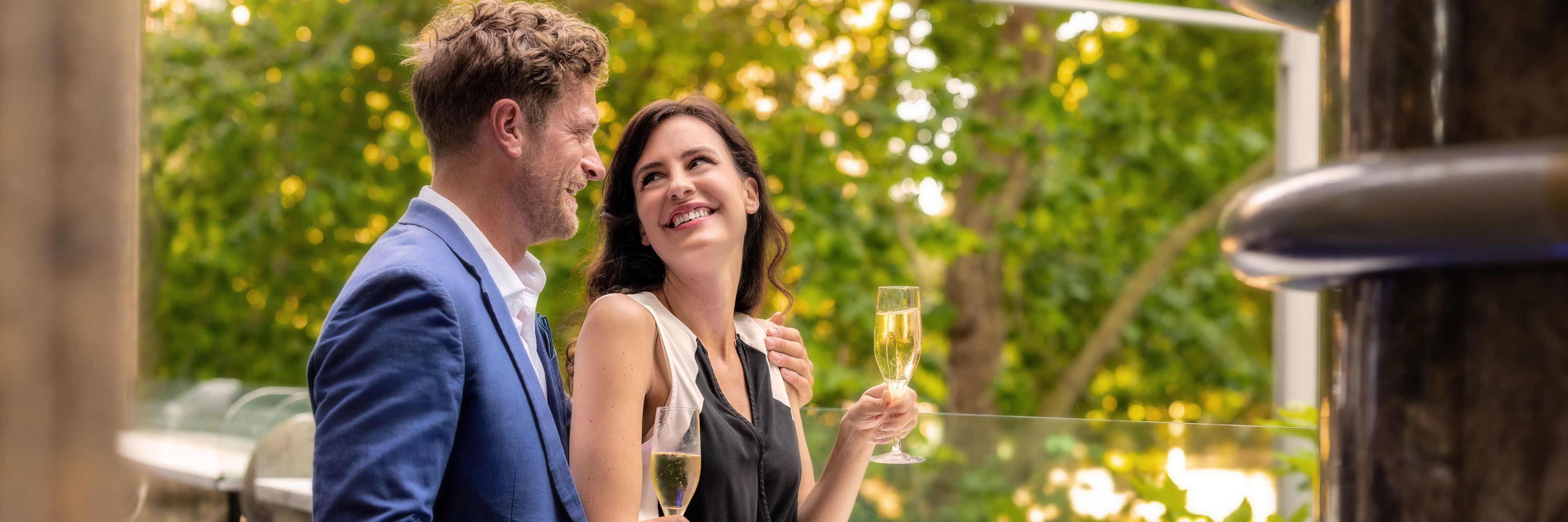 Married couple enjoying drinks