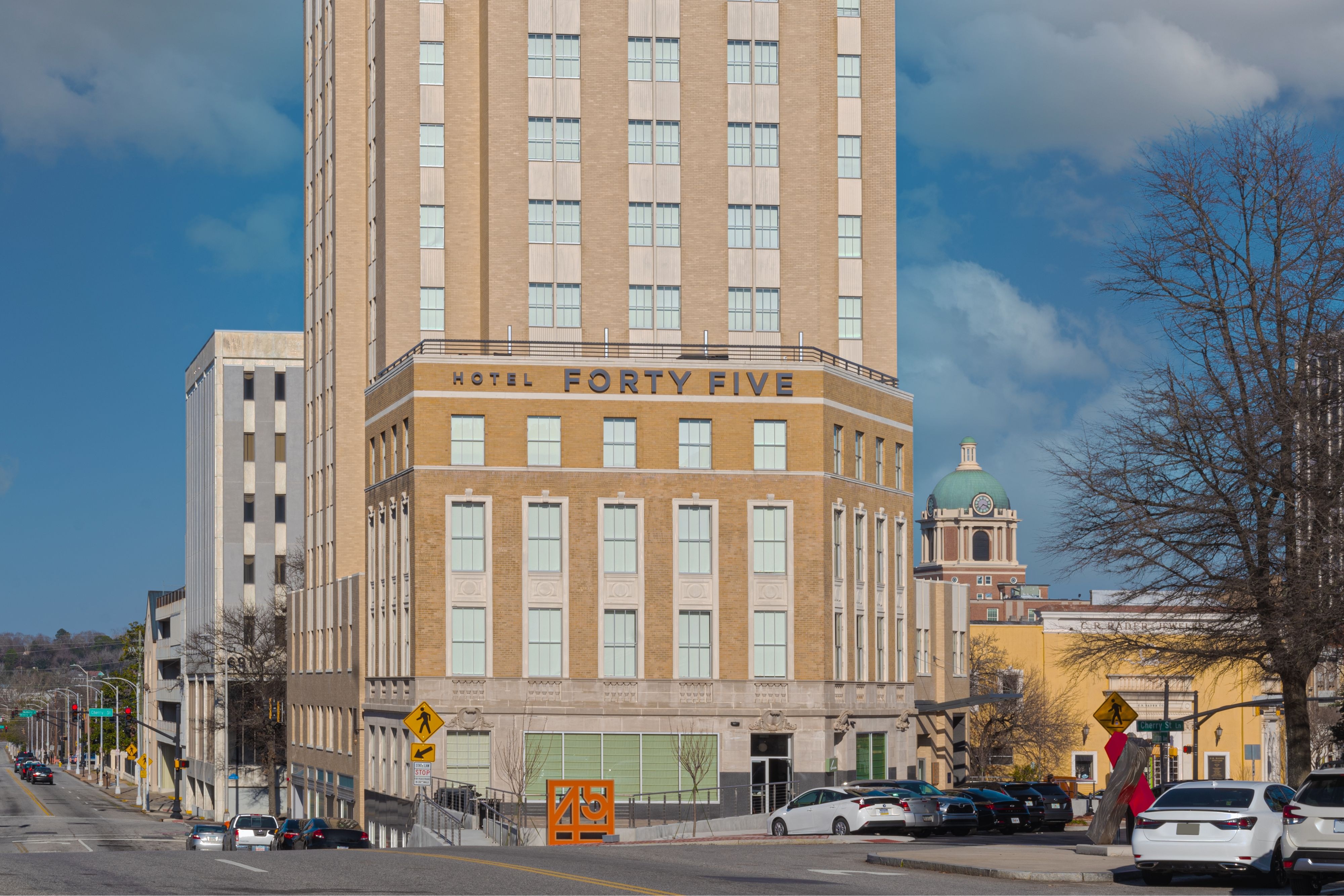 Hotel Exterior daytime