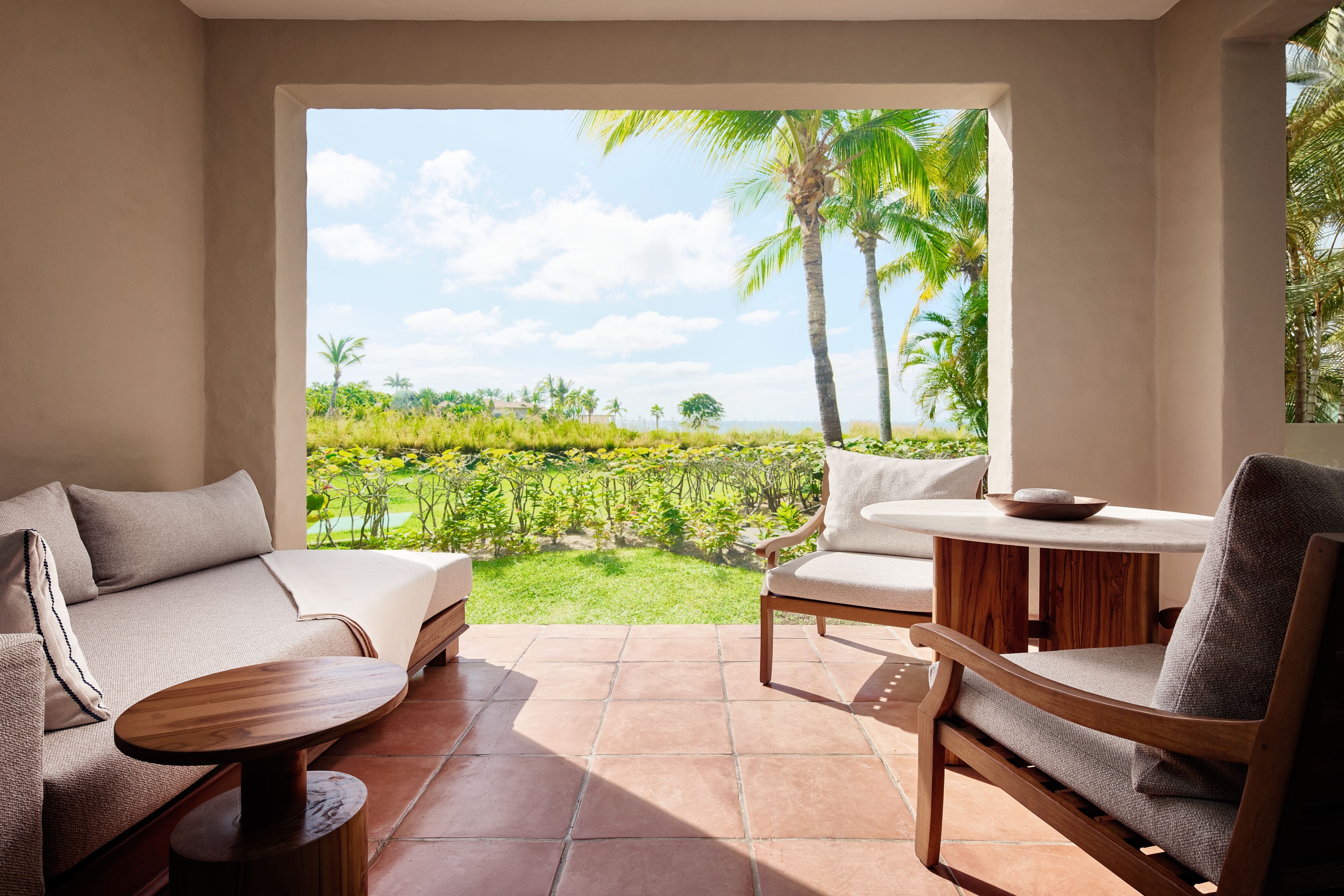 Guest suite patio overlooking the beach